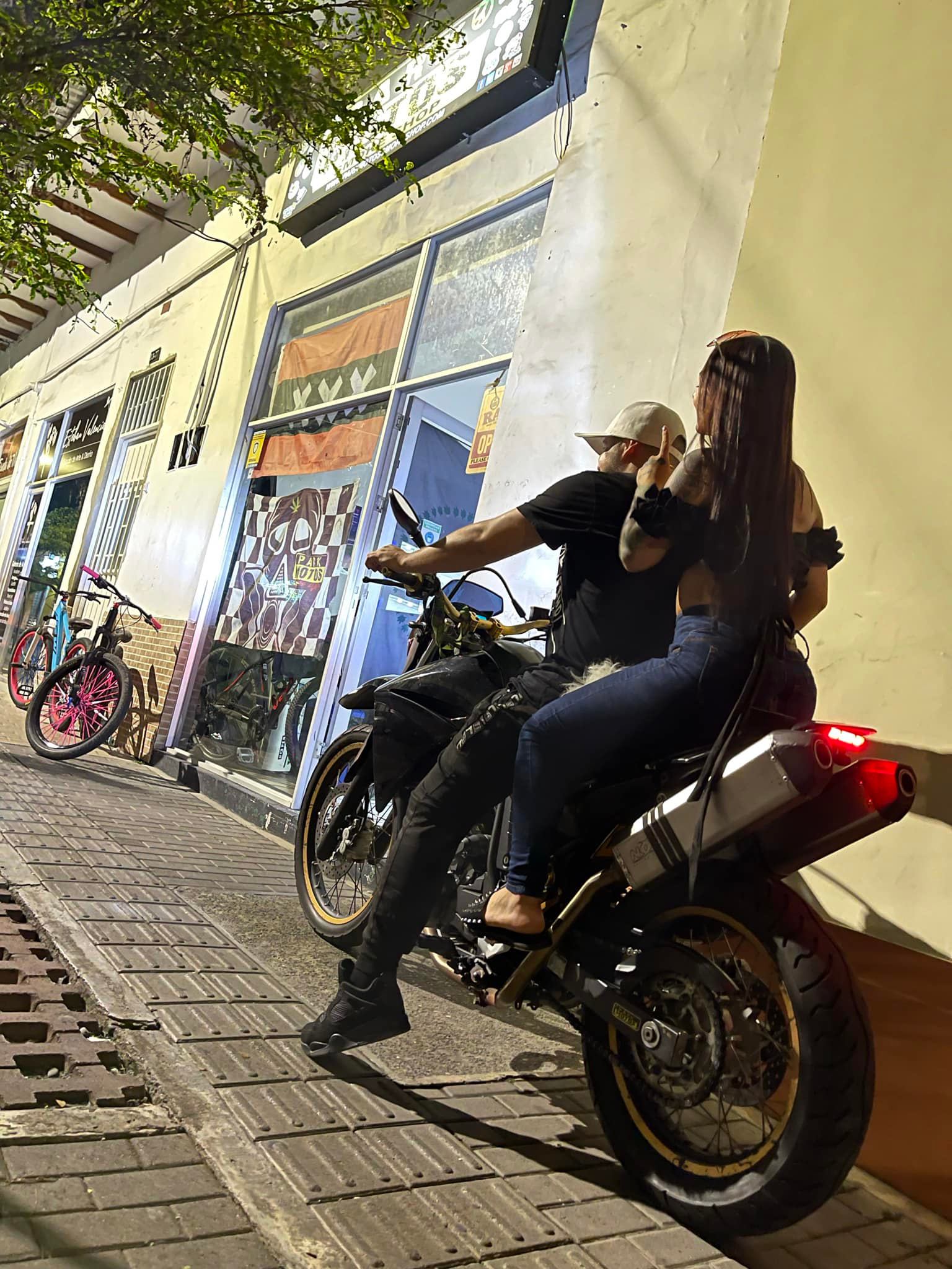 Park Motos Smoke Shop | Cartago